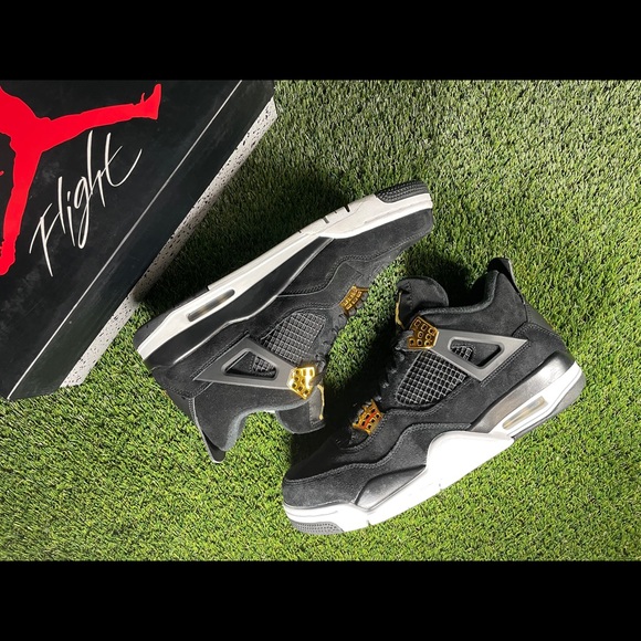 Jordan 4 
